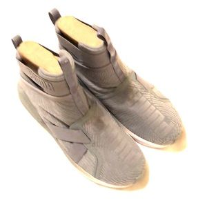 NIB PUMA Fierce Strap - Ladies size 8.5 - EUR 39